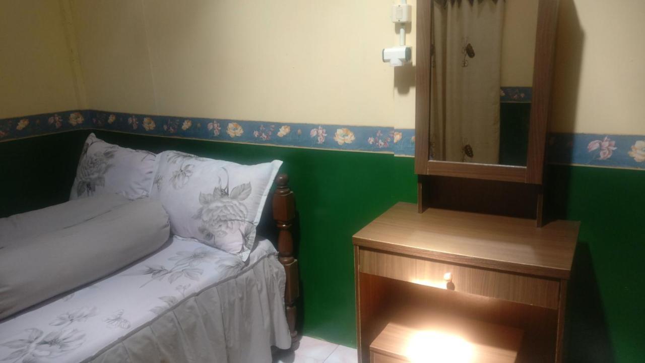 Homestay Arya Mangunan Bantul Bagian luar foto
